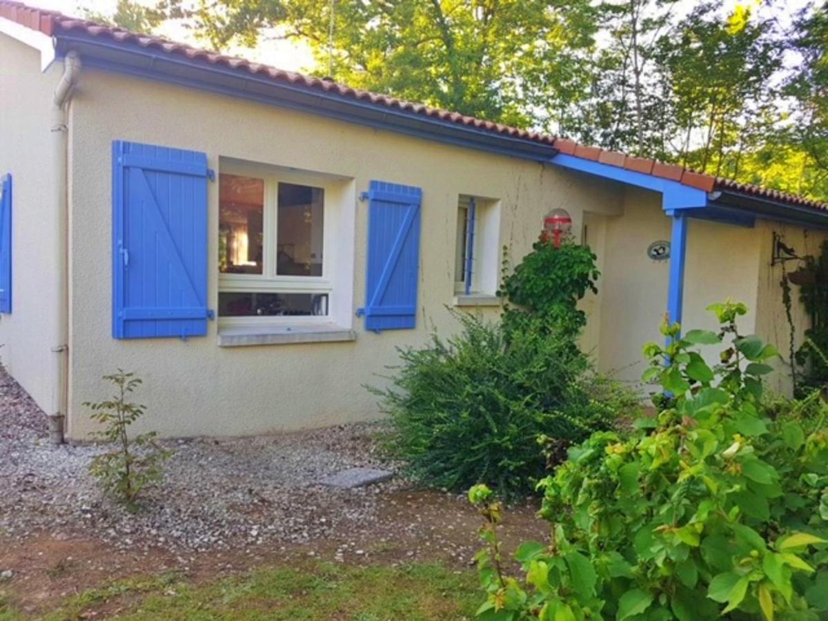 Vakantie Woning Le Chat Maison 175 Ecuras Exterior photo